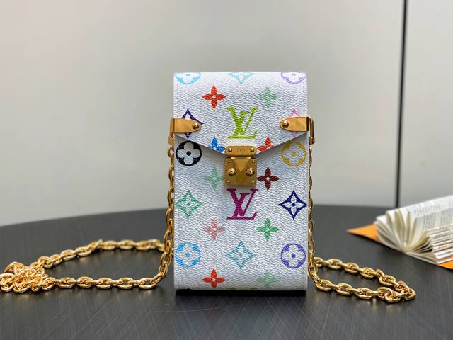 原单精品 M14098白彩 M13572老花 手机包链条包 当季新款 MéTis 手机包 本款 MéTis 手机包向路易威登经典行李箱采撷灵感，以整片 Mono