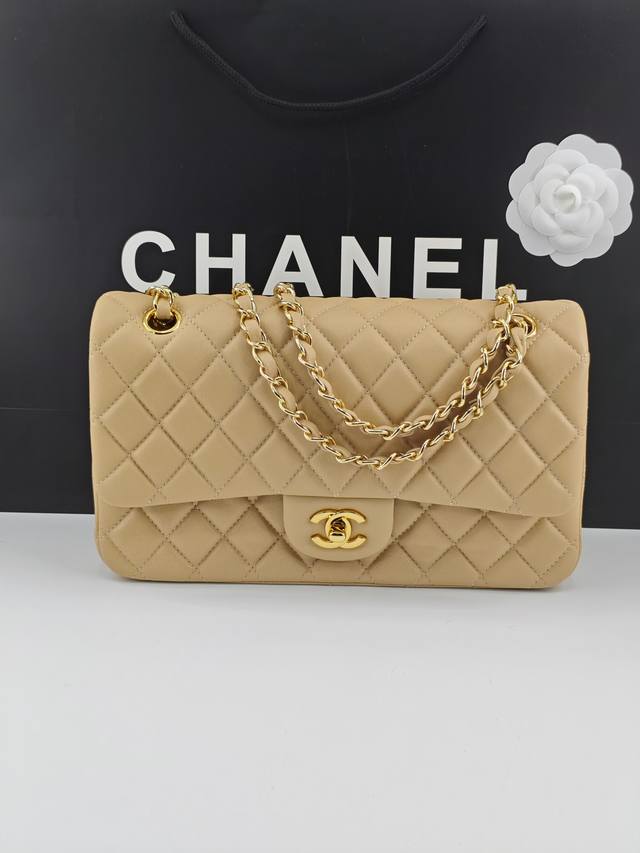 经典Cf1112 原厂进口羊皮 钢印芯片版本 手机可以扫描直接进入官网查询 24K金真空电镀 五金出炉都经过特殊的封釉处理 更加长久使用不褪色 全套全配纯钢五金