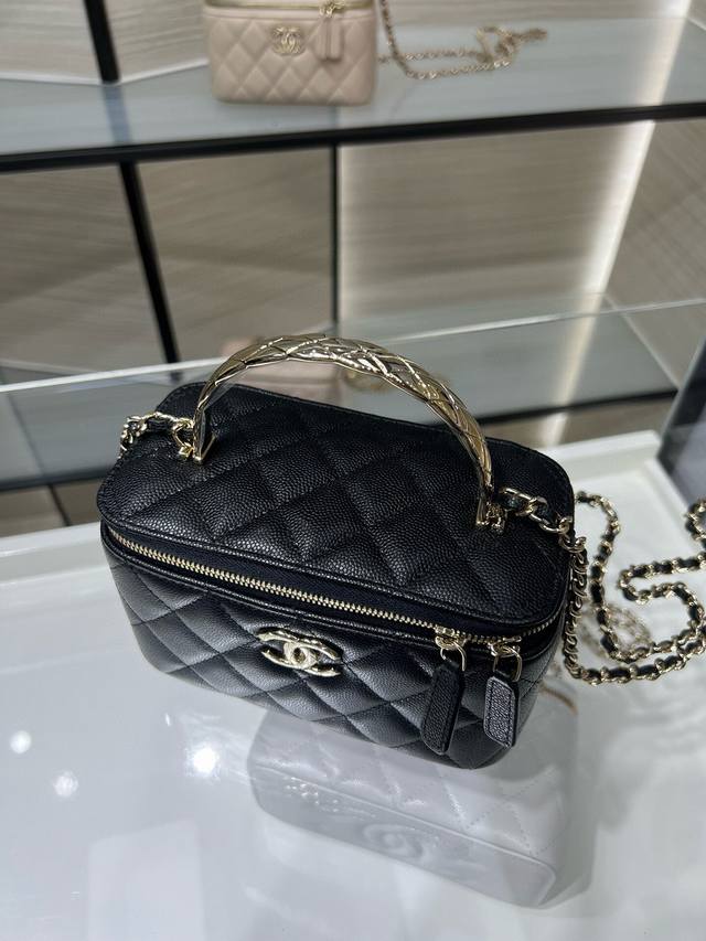 chanel 25S 新款 手柄长盒子 Coco Crush菱格纹 手柄化妆包 A P5970Y 9.5X17X8Cm