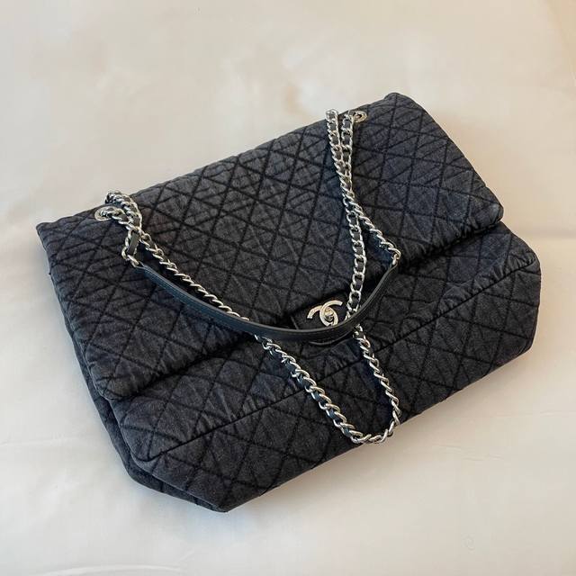chanel Vintage牛仔机场包 尺寸：42X22Cm