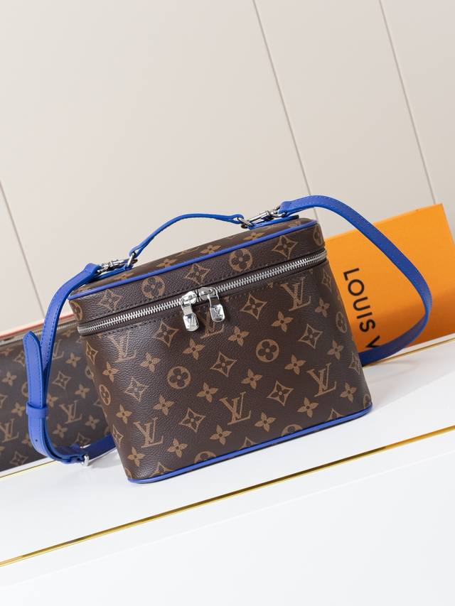 动态163C01芯片 M12668 深蓝 顶级原单 独家背景实拍 本款 Nice Bb 化妆包取材 Monogram Macassar 帆布,以优雅笔触致意 N 动态163C01芯片 M12668 深蓝 顶级原单 独家背景实拍 本款 Nice Bb 化妆包取材 Monogram Macassar 帆布,以优雅笔触致意 N