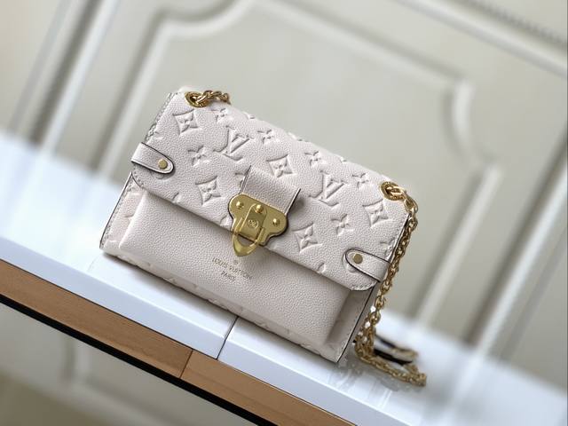 出厂价P 海原外单 独实家拍 M44553 M44550小号 由光滑与压纹Monogram Empreinte 牛皮混合裁制而成，此款Vavin小号手袋以光亮醒