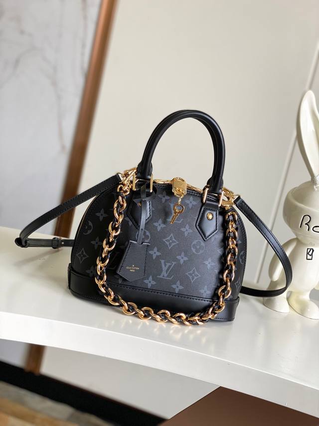 出厂价P 海外原单 独家实拍 顶级原单 半钢五金 动态变码芯片 M12289黑 M12561灰 Monogram Ink 系列推出 Alma Bb 手袋，以铺陈