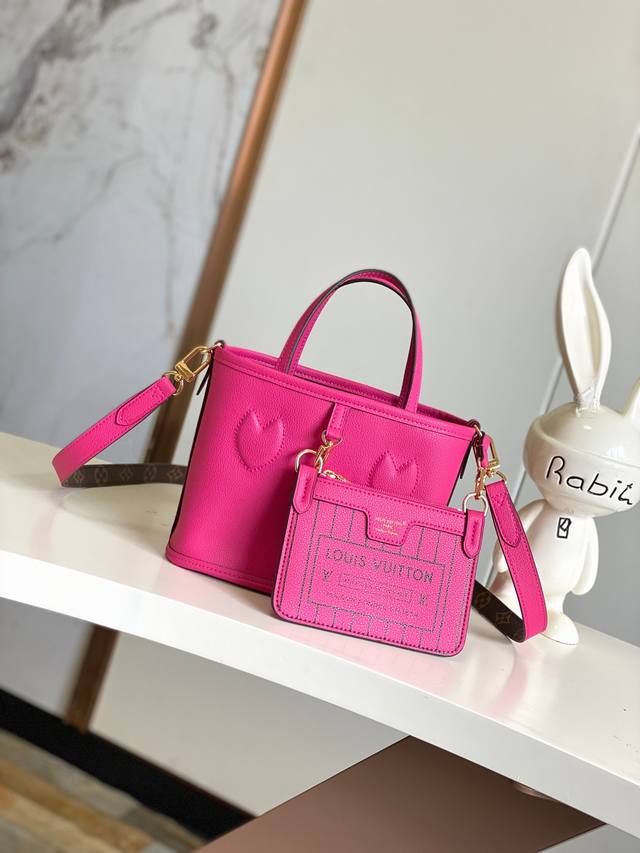 出厂价P 顶级原单 半钢五金 动态芯片 M12099玫红 小号本款双面可用 极具传奇色彩的Neverfullbb手袋: 总是能够满足您对手提包的各种需要。 容量 出厂价P 顶级原单 半钢五金 动态芯片 M12099玫红 小号本款双面可用 极具传奇色彩的Neverfullbb手袋: 总是能够满足您对手提包的各种需要。 容量