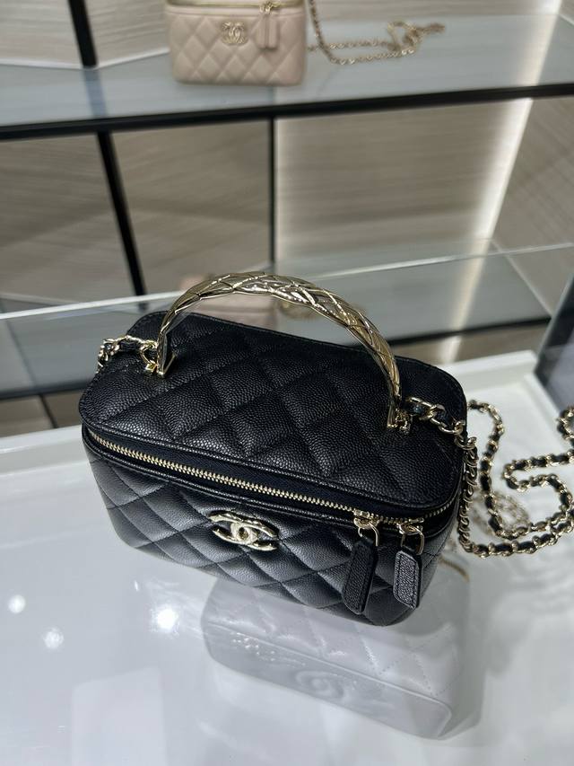 chanel 25S 新款 手柄长盒子 Coco Crush菱格纹 手柄化妆包 A P5970Y 9.5X17X8Cm