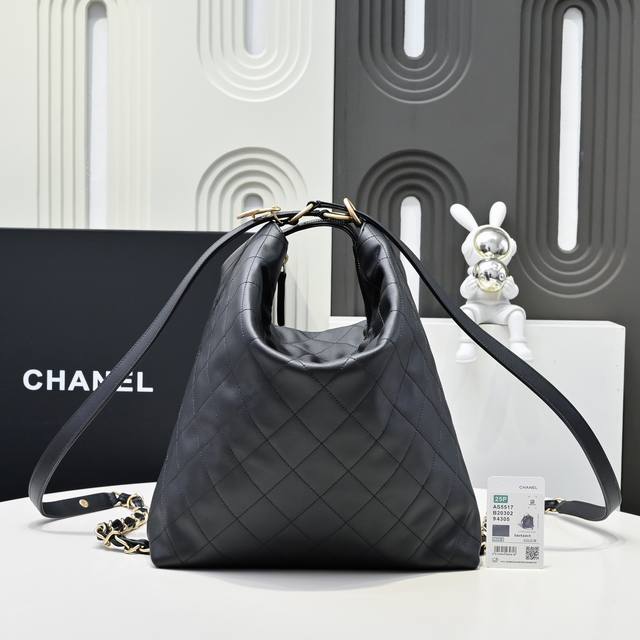 大号！25S春夏秀场款双肩背包 双肩带可以抽拉、当单肩包也很实用 收口起来秒变双肩包 容量空间我太喜欢了 As5509小号尺寸:20 X 31X8.5 Cm A