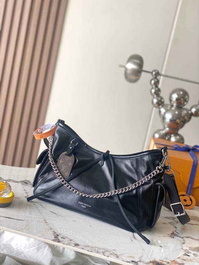 芯片钢 芯片钢 特级变码芯片Mb原厂皮 Carryall Cargo 小号手袋 型号：M24861 材料：A+级全钢五金，进口原厂羊皮 包装：全套特级免税Mb包