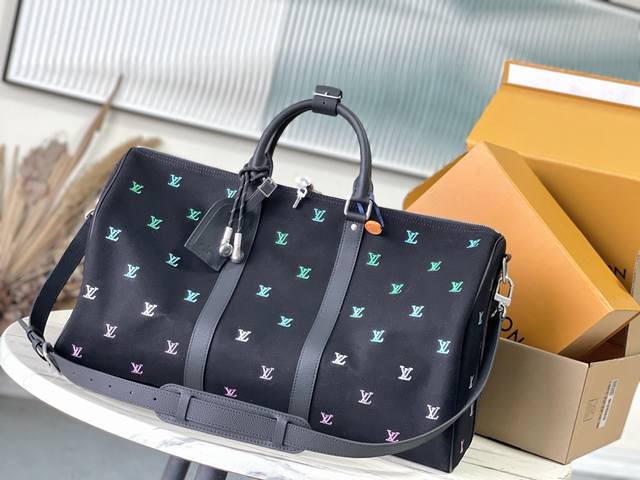 头层皮 顶级原单M13966 Pharrell Williams 选深 Lv Blason 丹宁演绎 Keepall Bandouliere50旅行袋，以敏锐通