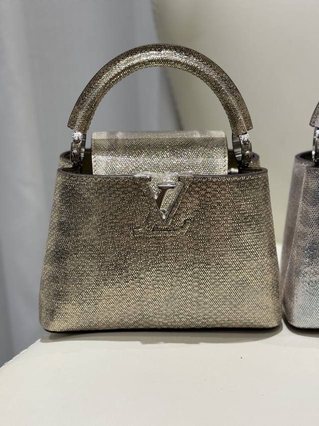 v21Cm进口沙蛇皮,内配原配山羊皮 太精致啦 野性优雅的反差感散发高贵奢华 v21Cm进口沙蛇皮,内配原配山羊皮 太精致啦 野性优雅的反差感散发高贵奢华