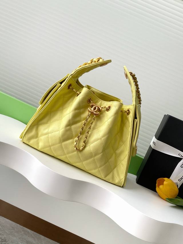 25C 球纹皮嘻哈包 香奈儿 Chanel Hobo 腋下包 嬉皮腋下包小号 复古金币纽扣抽绳水桶包+菱格纹+复古黑金 经典链条设计，高级感十足！日常出行必备，