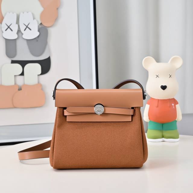 新品现货 Mini Herbag 凯莉迷你布包 20Cm 皮拼布银扣 超级Q么哒 限量版 专柜同步