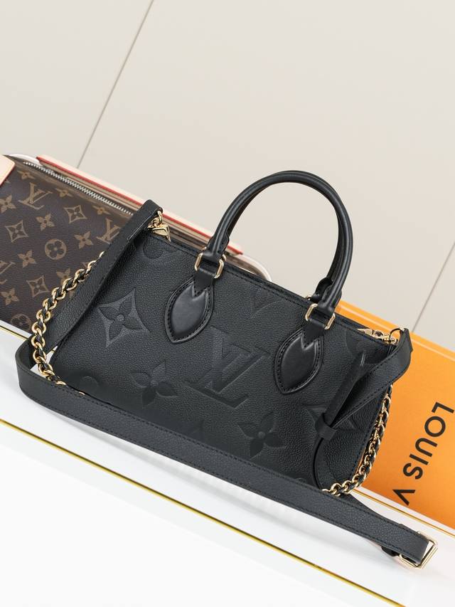 动态163C01芯片 M23640黑 顶级原单 独家背景实拍 本款 Onthego East West 手袋引入 Onthego 小号托特包设计，以 Monog