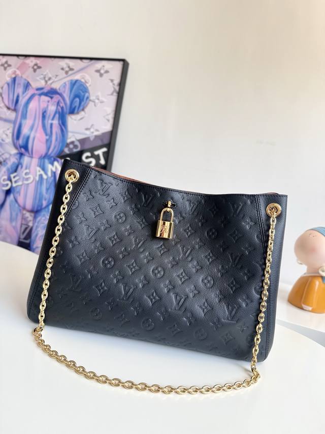 163动态芯片配专柜包装』 海外原单M14324独家实拍！本款 Anytime 中号手袋回溯诞生于 1988 年的典藏 Promenade 手袋，成就日常通勤和