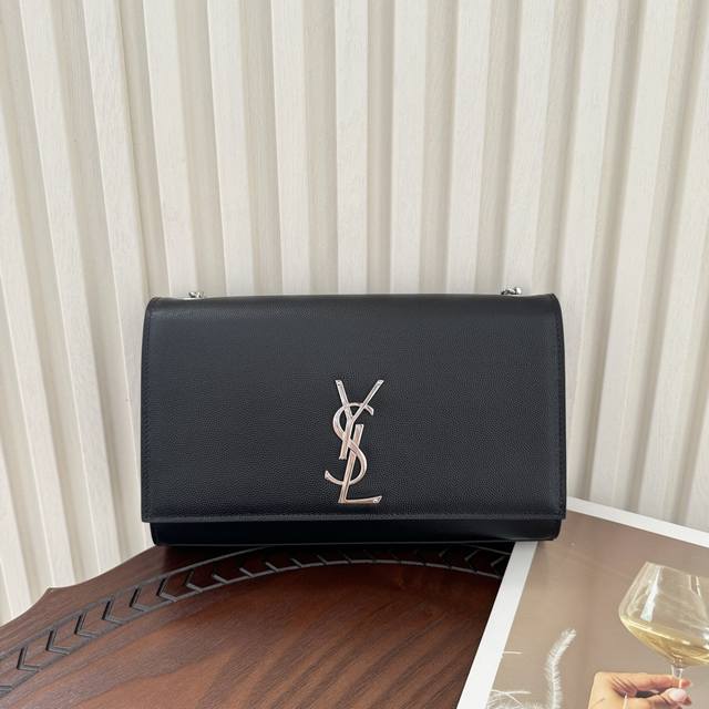 全套包装！Kate中号链条包，采用顶级进口头层鱼子酱牛皮，非常耐磨原版开模定制五金，经典百搭，永不过时款式。型号354021球纹，尺寸：24Cm 14.5 5.