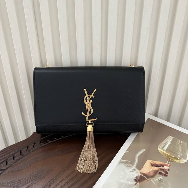 全套包装!Kate中号链条包,采用顶级进口头层鱼子酱牛皮,非常耐磨原版开模定制五金,经典百搭,永不过时款式。型号377829球纹,尺寸:24Cm 14.5 5. 全套包装!Kate中号链条包,采用顶级进口头层鱼子酱牛皮,非常耐磨原版开模定制五金,经典百搭,永不过时款式。型号377829球纹,尺寸:24Cm 14.5 5.