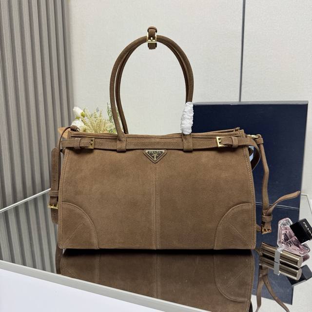 正品级 顶级原单 新款磨砂皮1Ba433大号款这手提斜挎包采进用口磨砂皮，油的亮色泽散发古出典息气，有配一可条拆卸调节长的肩带，方不便同搭合场配，量容空间常非大