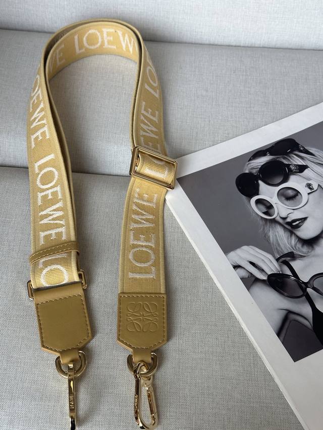 原厂皮 Anagram 沙漠黃色 提花双面刺绣肩带 No.1667C 现货 黑色新品 肩带长度：1050-40Mm 调节长度