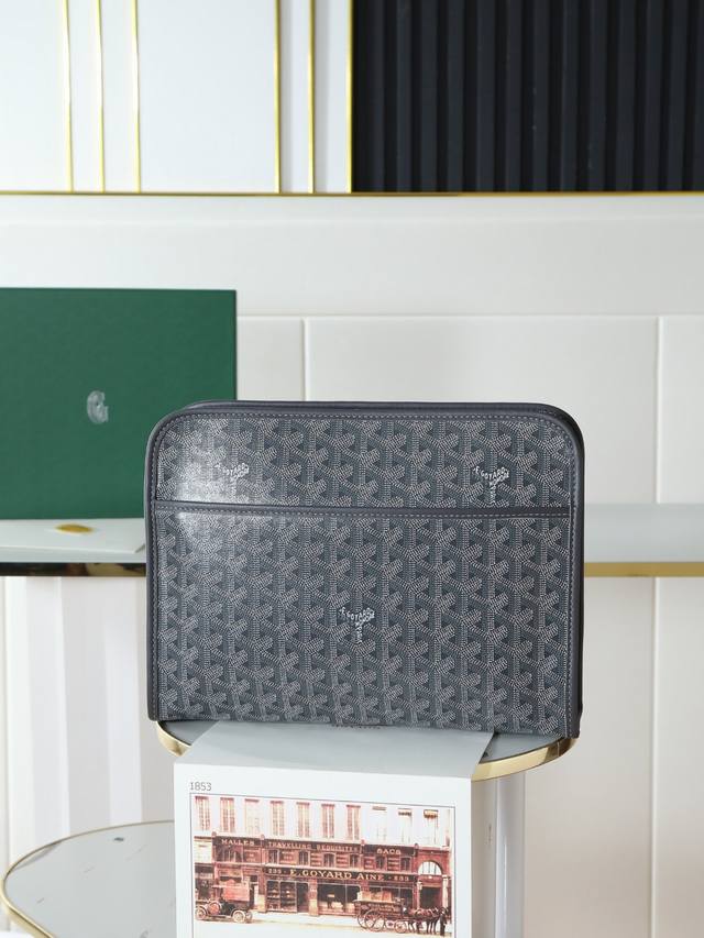 原厂皮 特级品质 原厂货 Goyard Jouvence 洗漱包 Goyard Jouvence 洗漱包系列一直是Goyard生活和旅行艺术的经典之作！牛皮手工