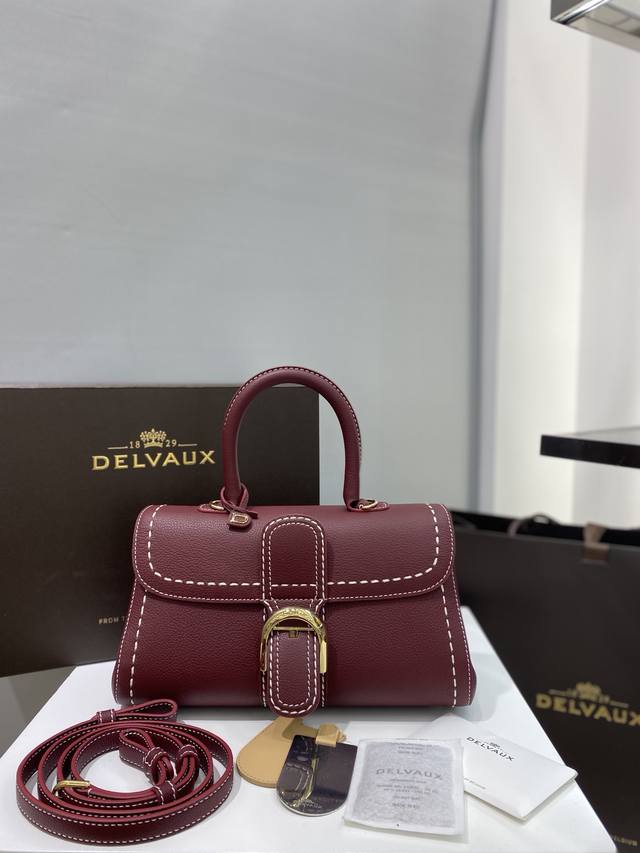 delvaux Brillant 外缝 印度红 比利时皇家御用品牌,低调奢华,半手缝蜡线工艺。 配套可调节肩带,镜子,D牌。羊皮内里~ 尺寸:28*12*15. delvaux Brillant 外缝 印度红 比利时皇家御用品牌,低调奢华,半手缝蜡线工艺。 配套可调节肩带,镜子,D牌。羊皮内里~ 尺寸:28*12*15.