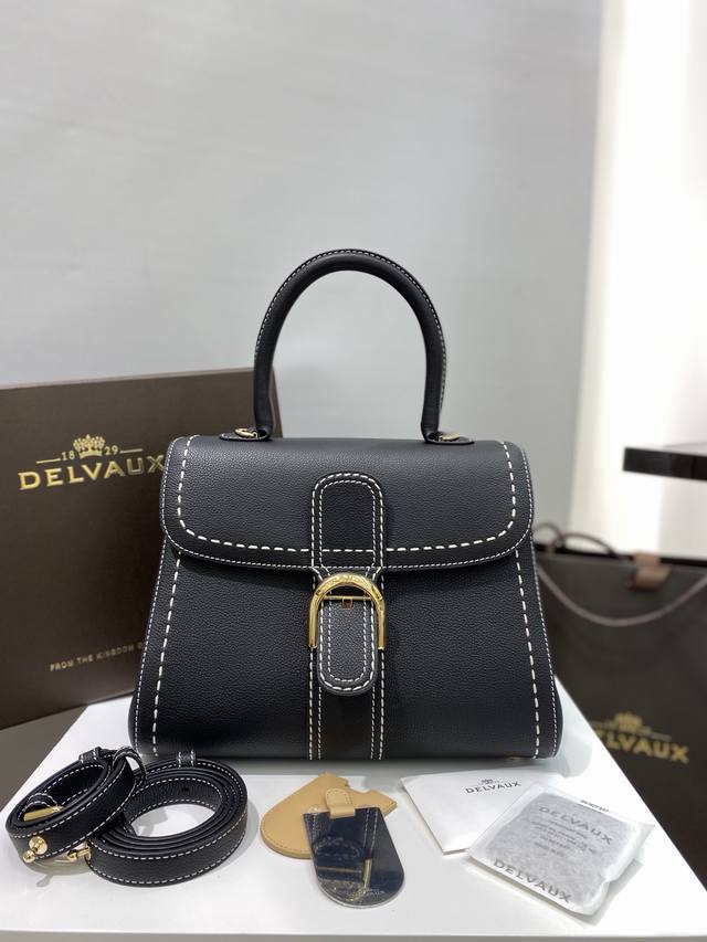 delvaux Brillant 外缝 黑色 比利时皇家御用品牌，低调奢华，半手缝蜡线工艺。 配套可调节肩带，镜子，D牌。羊皮内里～ 尺寸：28*13.5*22