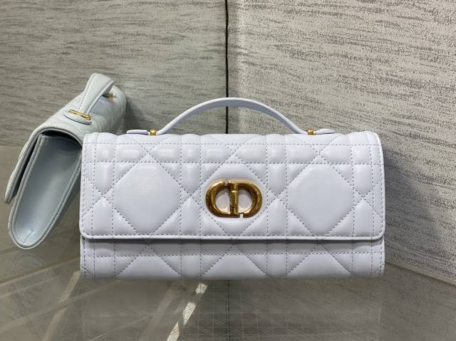 顶级 配全套原版包装 工厂P现货 Miss Caro Top Handle 手拿包~经典超大菱格皮Cd钮扣，是不是千金感满满 Size:24*12*4Cm