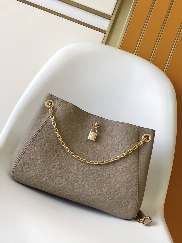 顶级原单 动态163 M14414黑色小号 M13389灰色小号 M14324黑色大号本款 Anytime 小号手袋回溯诞生于 1988 年的 Promenad