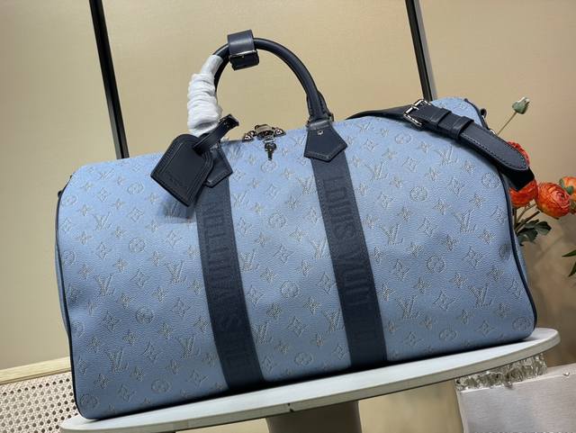 顶级原单复刻独家实拍 Keepall BandoulièRe 50 旅行袋 M14837蓝花 拼色 本款 Keepall BandoulièRe 50 旅行袋取