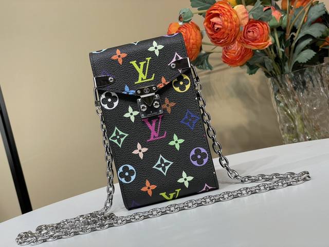 顶级原单复刻独家实拍 Lv X Tm MéTis 手机包 M14098 黑彩 村上隆 本款 MéTis 手机包出自路易威登 X 村上隆再版系列，以缤纷 Mono