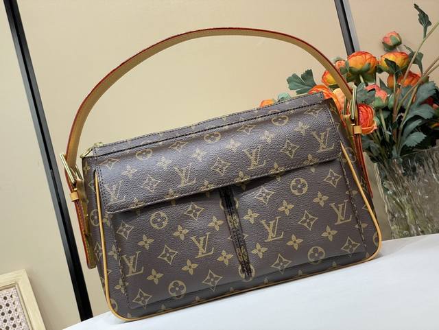 顶级原单复刻独家实拍 中古包大号手袋 M51160 黄皮 骆驼包 小骆驼来袭 时尚网红博主各种推荐的新宠小骆驼 ～超级火爆腋下包，包身立体，时尚。搭配西装干练帅