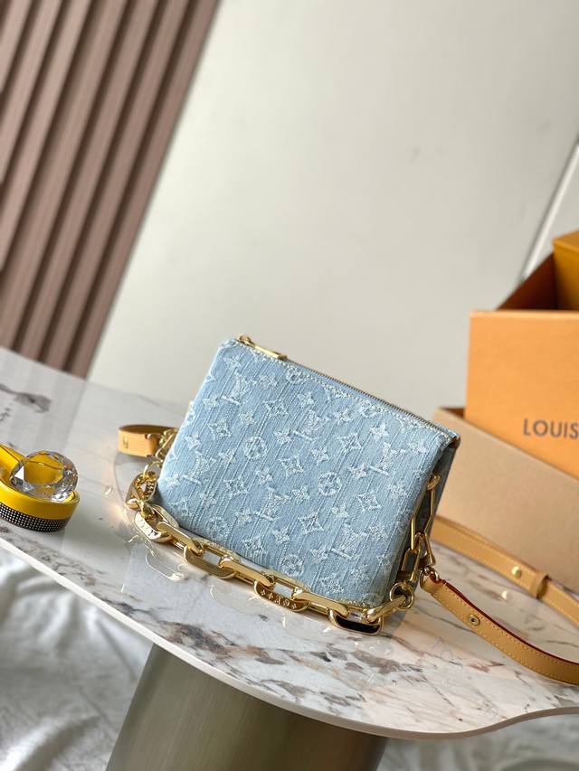 特级Mb原厂皮 Coussin Bb 手袋将 型号：M11401动态芯片 材料：A级全钢五金，进口原厂面料 包装：全套原厂免税Mb包装 尺寸：21*16*7Cm