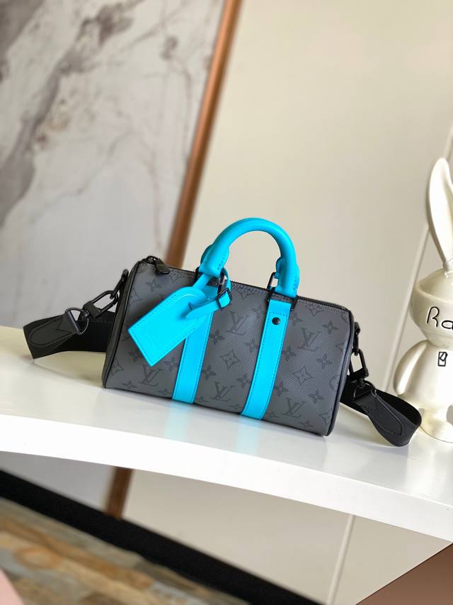 出厂价P 海原外单 独实家拍 动态芯片版 M11645 灰 皮料是意大利A级皮料是在于品质、五金、面料、手工、油边、A级出品、图片跟产品一致丶配全套包装.尺寸: