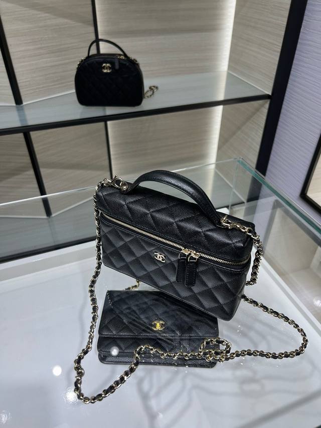 Chanel 25C新款 Lp链条 手柄化妆包 牛皮 单肩斜挎手提包 尺寸 19.5Cmx5Cmx17Cm 型号Ap5700Y