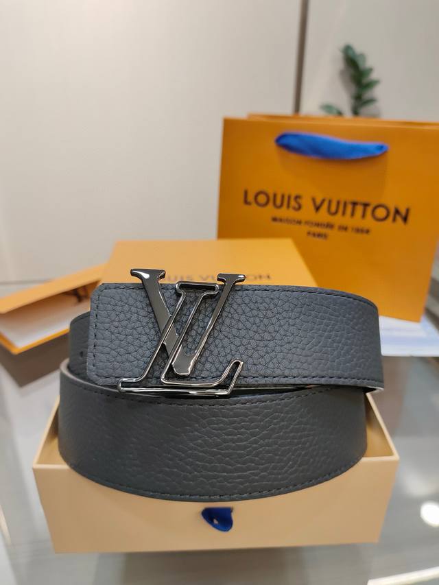 Lv男士腰带 原版精品 经典原单品质 搭配精品五金 精工制作 细节看图 实物拍摄 高端奢华 宽度4.0Cm