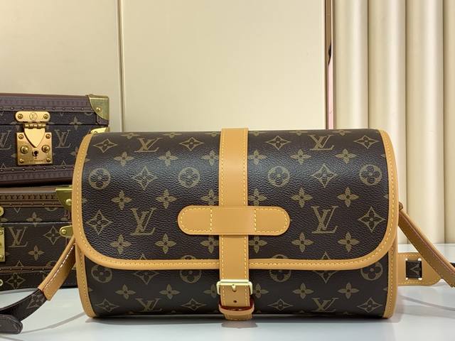 顶级原厂 独家实拍 中古圆桶腰鼓包 51369老花 黄皮 最美的小众 圆桶腰鼓包大街上真的很少撞款的Lv 字如其名就像一个跨在身上的腰鼓里面空间很大能装很多~无