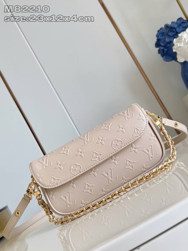 出厂价p 顶级原单 M82210卡其印花 M14714 這款Wallet On Chain Ivy完美展現2025春夏時裝展喚起Nicolas Ghesqui