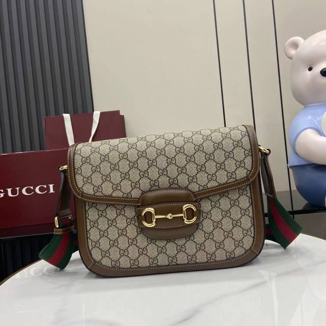 配全套原厂专柜包装 Gucci Horsebit 1955单肩包 Gucci Horsebit 1955的结构形状和干净的线条突出了该系列标志性的金色硬件 作为