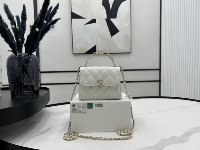 A68131 Chanel 本季最火最火的Kelly牛皮手柄包 Zp36180元购入23p店里的大爆款 非常经典 真的非常难买 代购都要溢价 实物真的超级超级好