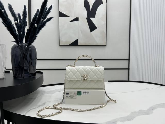 A68132 Chanel 本季最火最火的Kelly牛皮手柄包 Zp36180元购入23p店里的大爆款 非常经典 真的非常难买 代购都要溢价 实物真的超级超级好