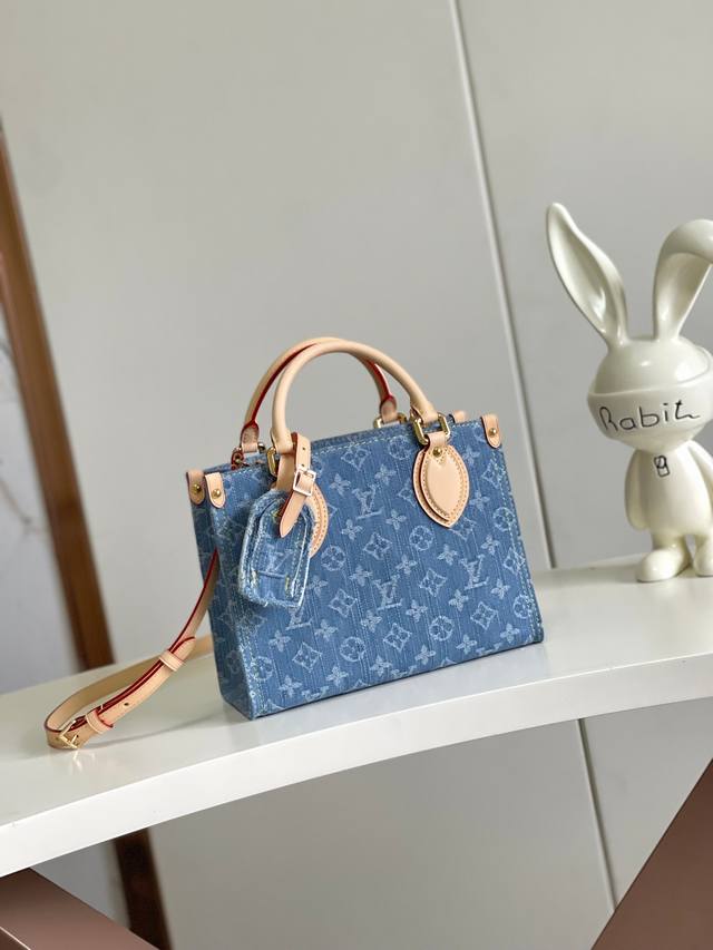 海原外单 独实家拍 半钢163芯片 M14633蓝色 丹宁牛仔四方包 本款 Onthego 小号手袋选用棉质丹宁织就 Monogram 图案 经漂白和砂洗后呈现