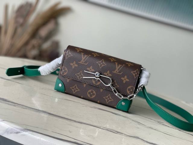 顶级原单 M12808 本款Steamer迷你手袋取材Monogram Macassar涂层帆布 为加固包角 可调节肩带和条纹织物内衬渲染鲜亮色彩 饰针和链条开