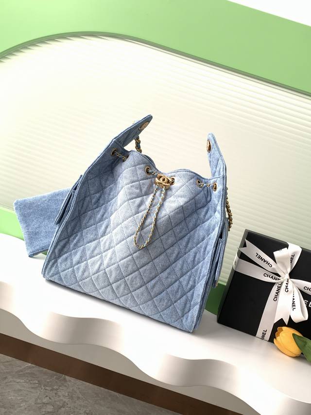 25p牛仔布嘻哈包 香奈儿 Chanel Hobo 腋下包 嬉皮腋下包小号 复古金币纽扣抽绳水桶包+菱格纹+复古牛仔配皮 经典链条设计 高级感十足 日常出行必备