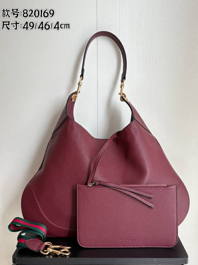 双肩带升级版实拍# 款号 820169 尺寸 49 46 4Cm g家托特包真的每一款都超级好看 扁平设计没想到这么能装 出勤旅游日常休闲都合适 可以说非常百搭