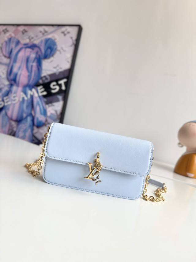 163动态芯片配专柜包装 海外原单M14547独家实拍 本款 Wallet On Chain 手袋出自路易威登 Lv Bloom 系列 以牛皮革裁出时髦且实用的