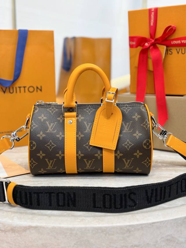 Keepall Bandouli Re 25 手袋 m12733黄色 本款 Keepall Bandouli Re 25 手袋出自 L*Colormania 系