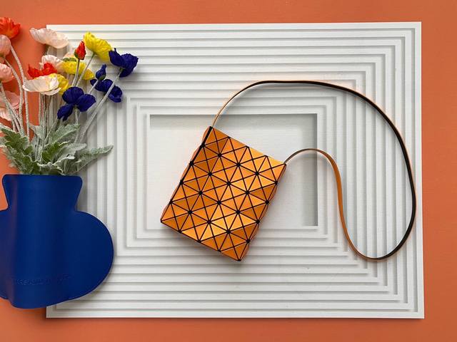 厂价 最高版本原厂皮顶级原单配专柜全套包装 Issey Miyake Bao Bao 尺寸:19.5Cm16Cm4Cm prism系列 磨砂面料 男女通用 长肩