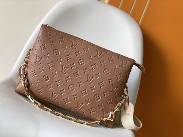 顶级原单 独家实拍 头层羊皮 大号M57783黑色M50268 M57782墨绿色M59279焦糖Coussin 中号手袋于 春夏时装秀俘获视线 34 X 24