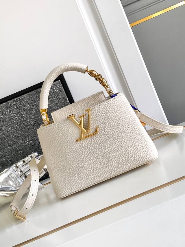 动态芯片款 特级原厂 专供代购 M23943白 详细特征:21X14X8厘米 长度 X 高 X 宽