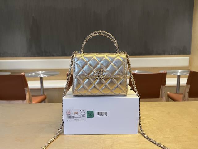 A96148 Chanel 25S 本季最火最火的Kelly牛皮手柄包 大爆款 新颜色 非常经典 真的非常难买 代购都要溢价 实物真的超级超级好看 一定要买 还