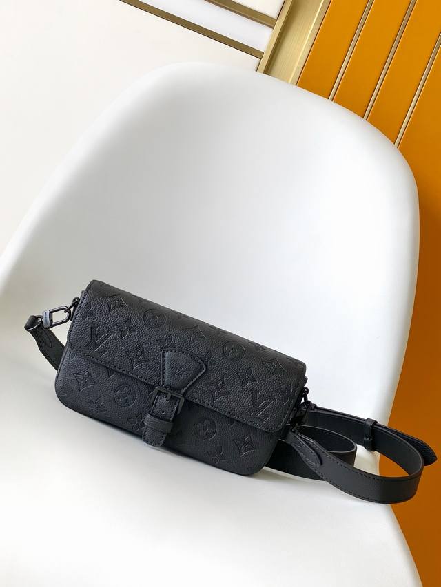 163C01 芯片 顶级原单 M83567压花 头层牛皮 老花 黑花 黑武士 montsouris 迷你手袋向1994年的Montsouris 手袋采撷灵 感