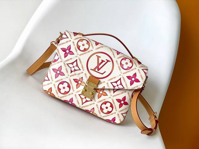 M11461 动态变码芯片 顶级原单本款 pochette M Tis 手袋撷取 Monogram Tiles 帆布的缤纷色调和活力气息 于 S-Lock 锁扣 M11461 动态变码芯片 顶级原单本款 pochette M Tis 手袋撷取 Monogram Tiles 帆布的缤纷色调和活力气息 于 S-Lock 锁扣